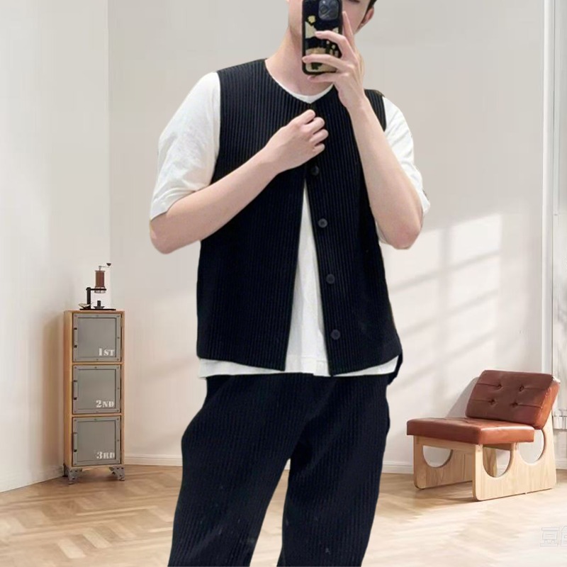 Miyake Original Pleated Vest M - đánh giá và giá Crew Clothing Summer Jacket